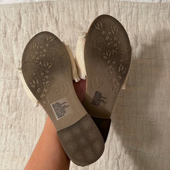 SOLD - Picture 3 of 4